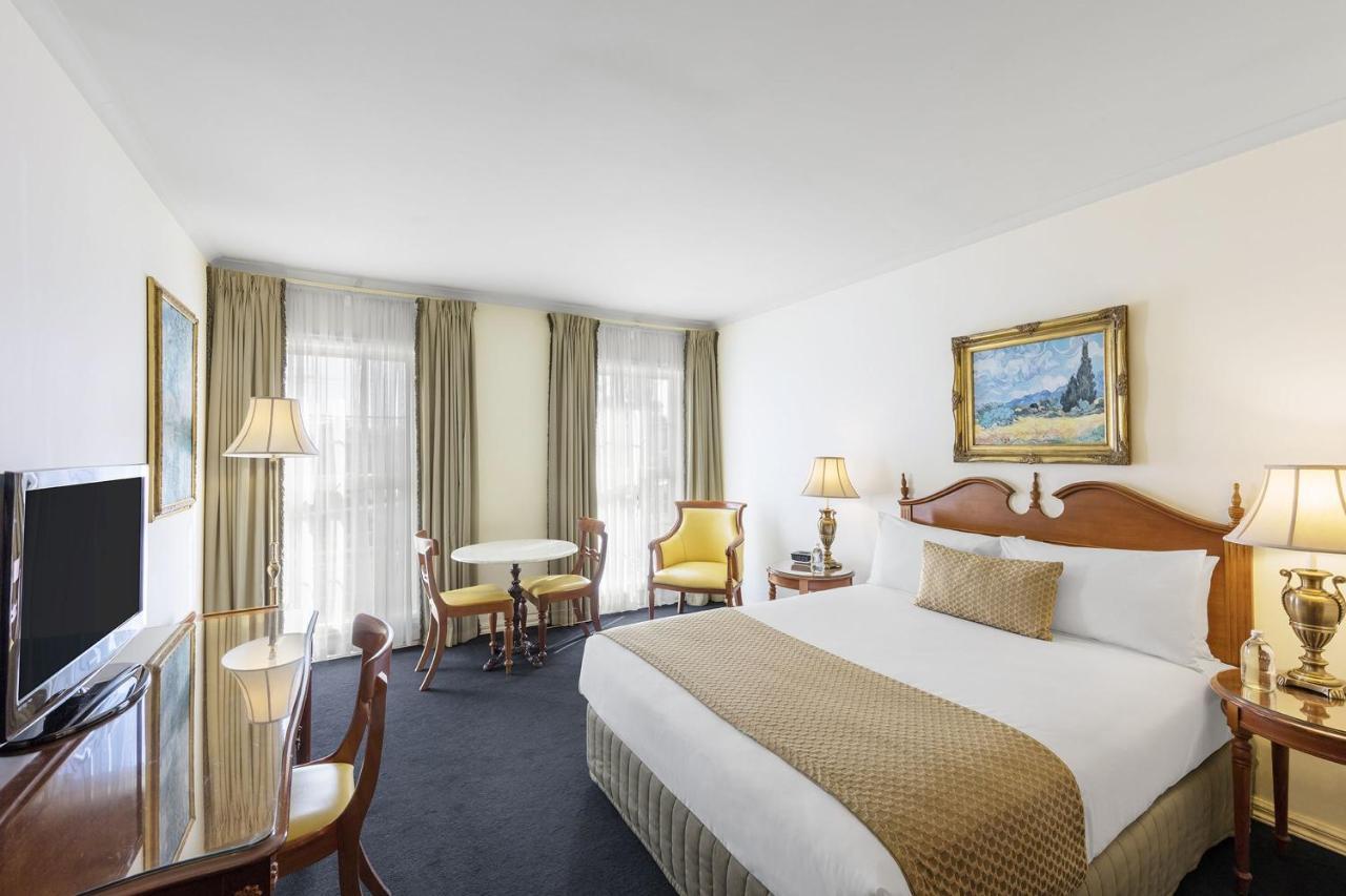 Canterbury International Hotel Forest Hill Екстер'єр фото