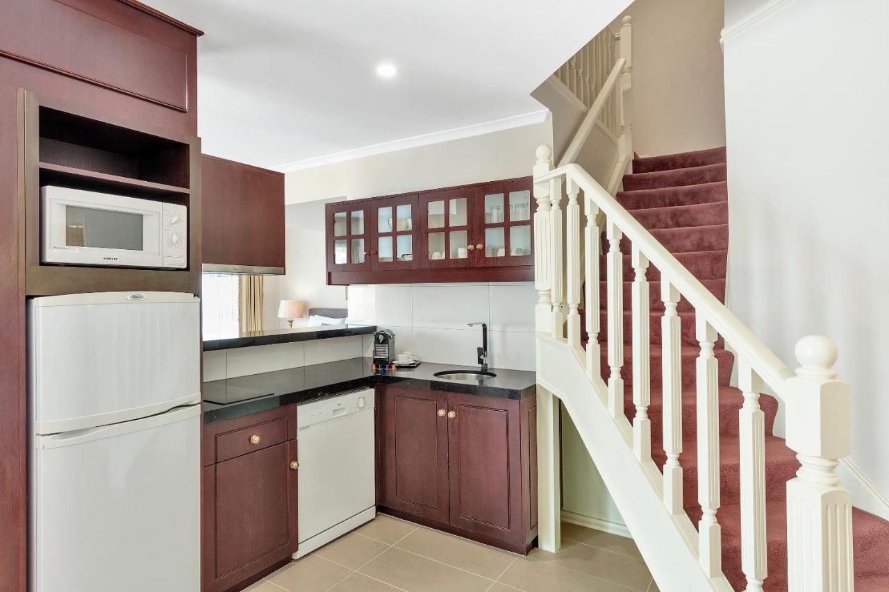 Canterbury International Hotel Forest Hill Екстер'єр фото