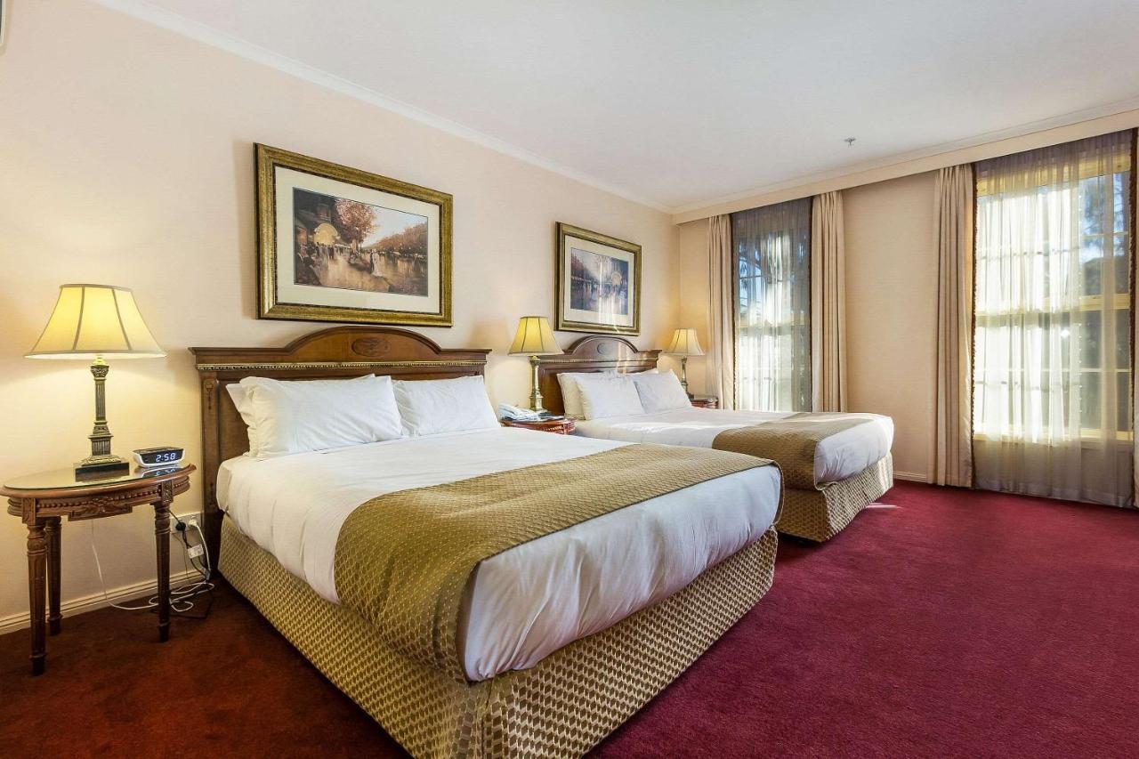 Canterbury International Hotel Forest Hill Екстер'єр фото