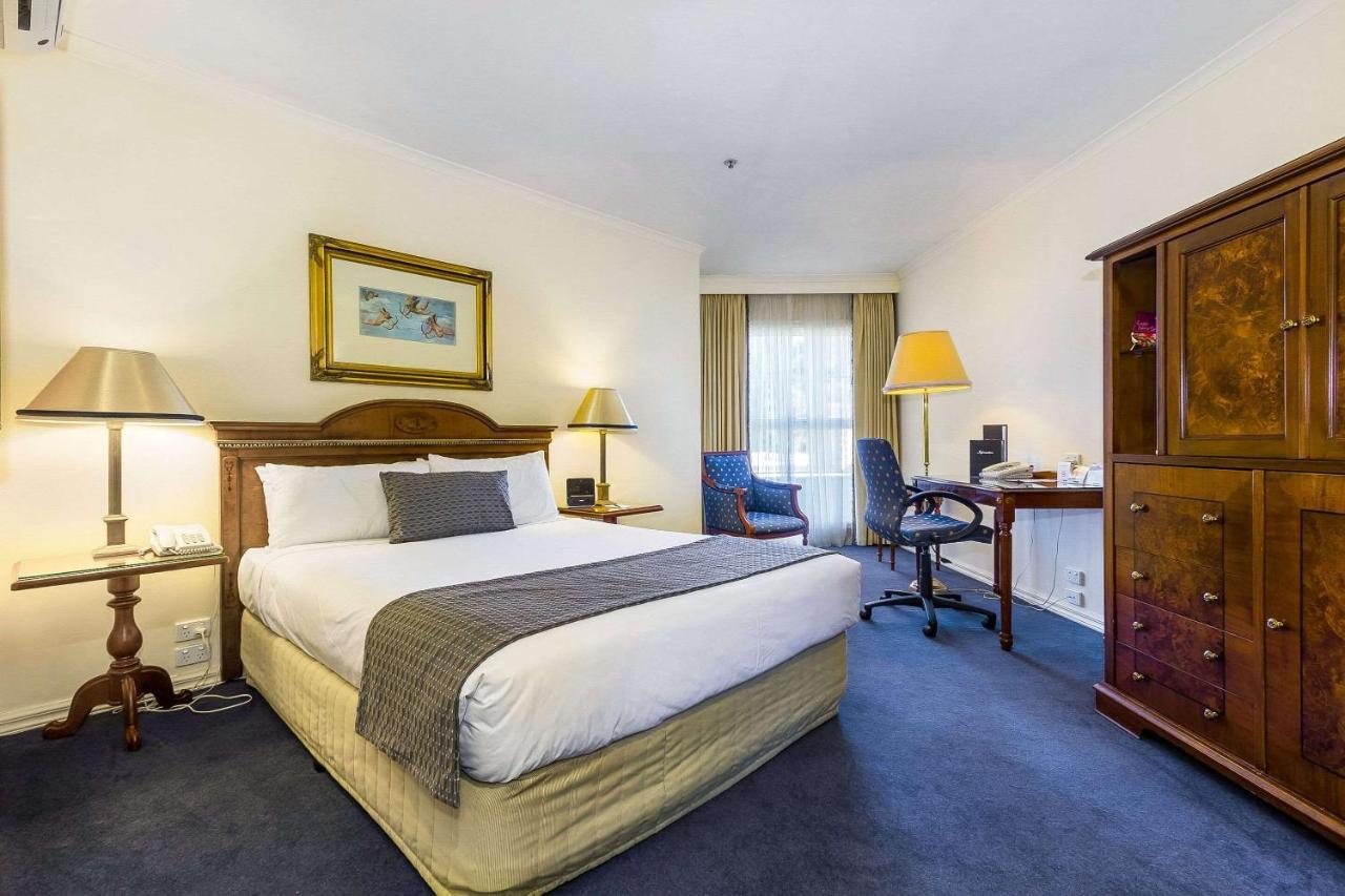 Canterbury International Hotel Forest Hill Екстер'єр фото