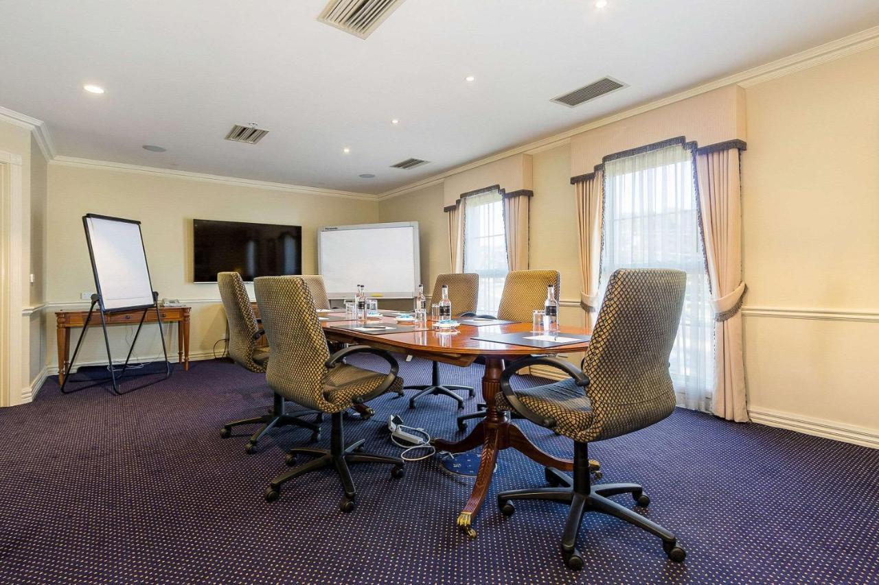 Canterbury International Hotel Forest Hill Екстер'єр фото