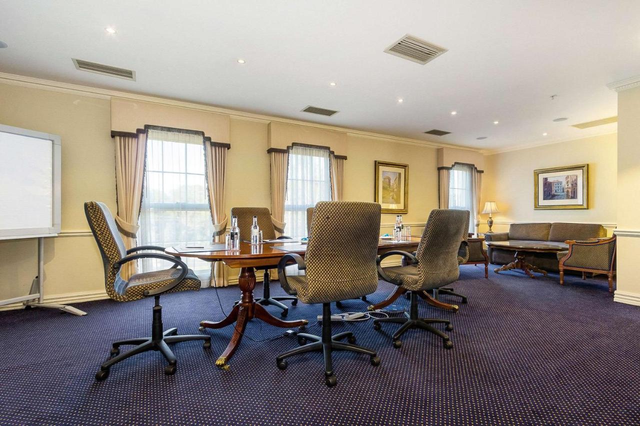 Canterbury International Hotel Forest Hill Екстер'єр фото