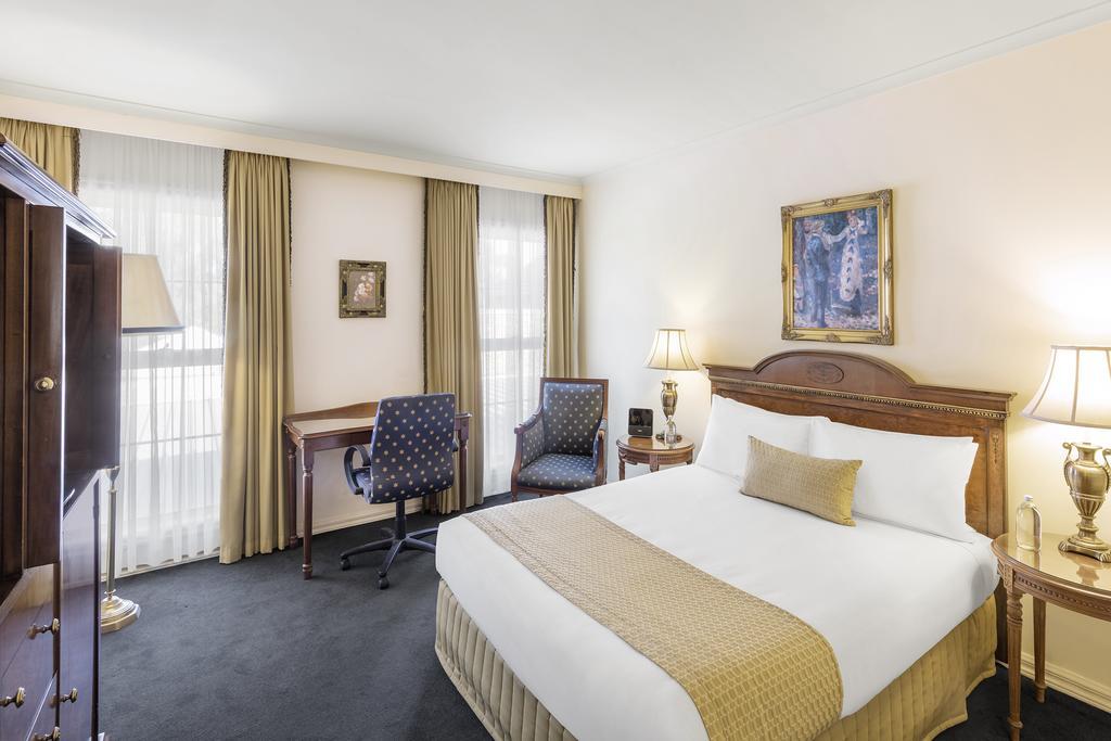 Canterbury International Hotel Forest Hill Екстер'єр фото