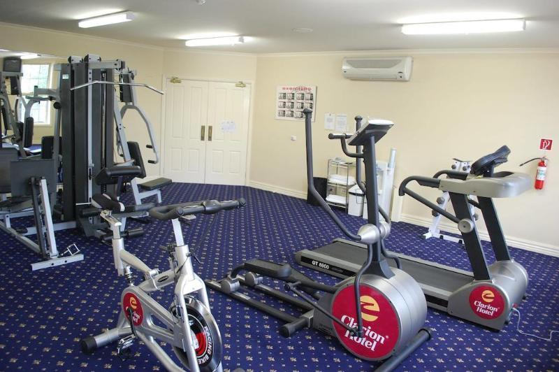 Canterbury International Hotel Forest Hill Екстер'єр фото