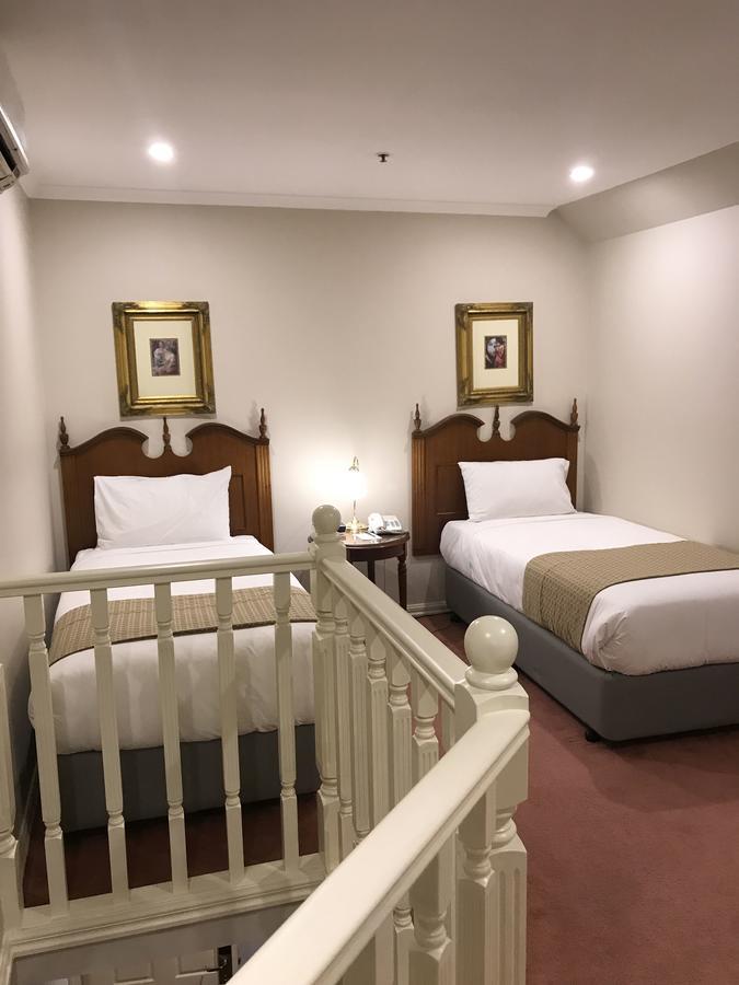 Canterbury International Hotel Forest Hill Екстер'єр фото