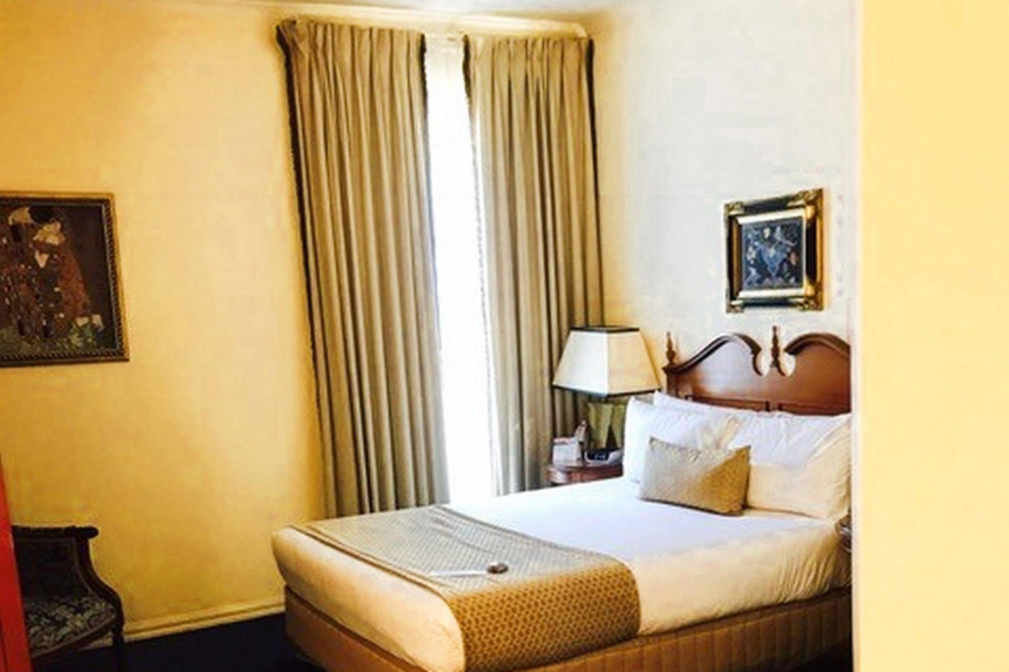 Canterbury International Hotel Forest Hill Екстер'єр фото