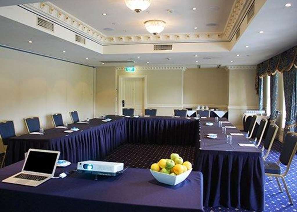 Canterbury International Hotel Forest Hill Екстер'єр фото