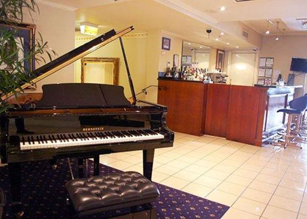 Canterbury International Hotel Forest Hill Екстер'єр фото
