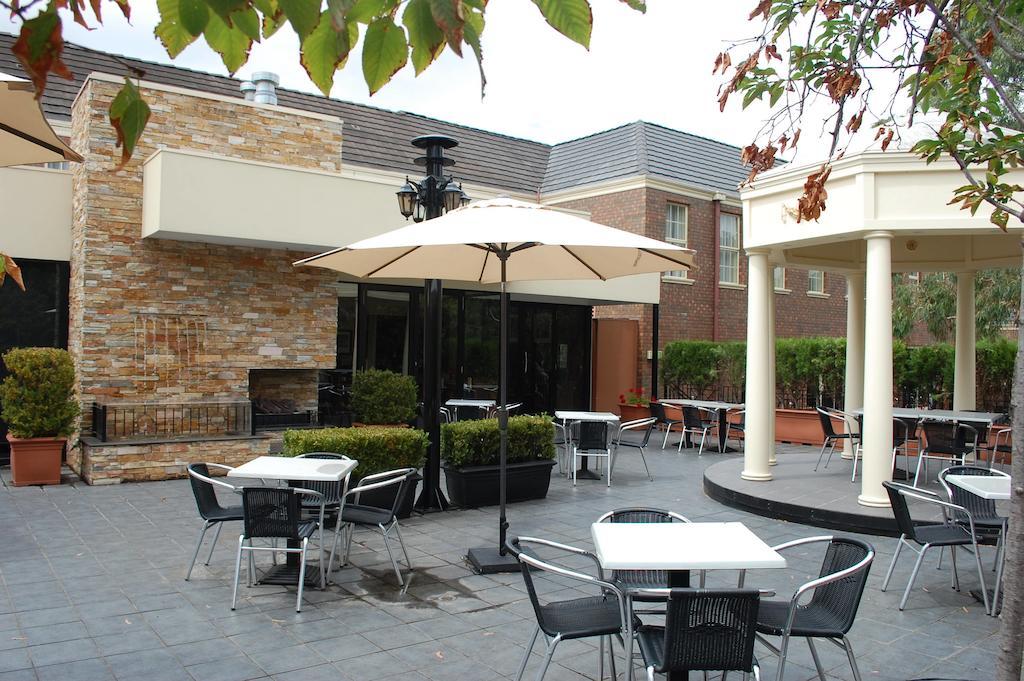 Canterbury International Hotel Forest Hill Екстер'єр фото