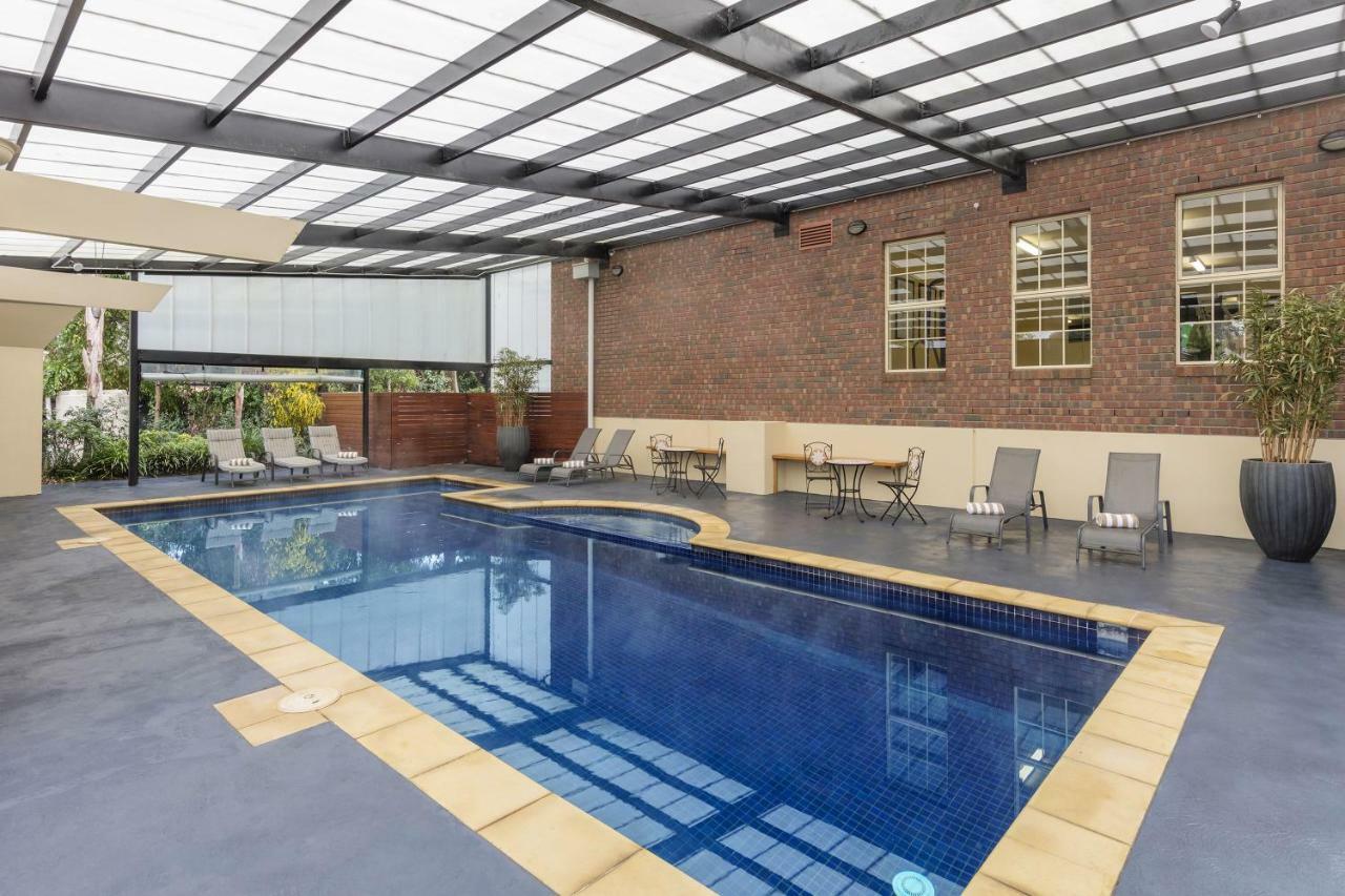 Canterbury International Hotel Forest Hill Екстер'єр фото