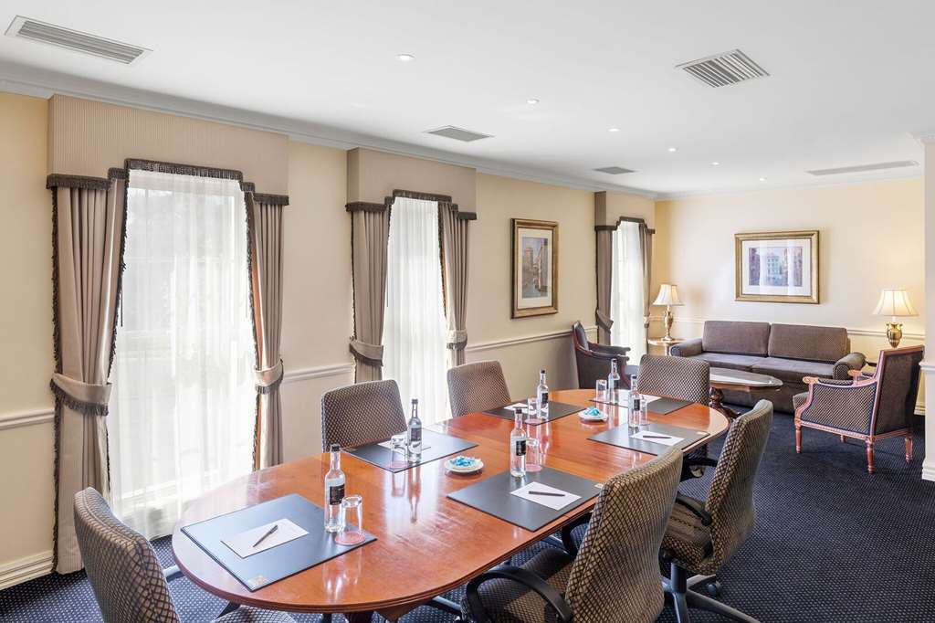 Canterbury International Hotel Forest Hill Номер фото